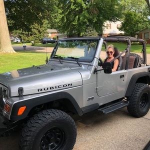 Meet your Posher, Traci